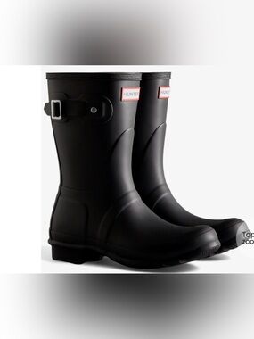Hunter Black Short Waterproof Rain Boots size 7